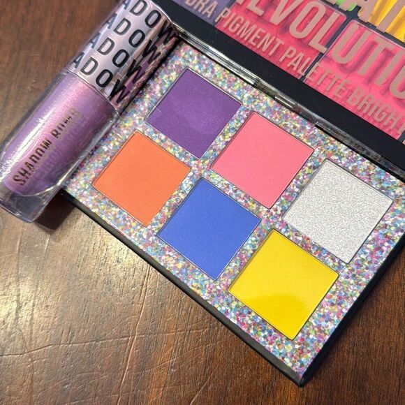 Revolution Makeup Hydra Bright Colors Eyeshadow Palettes + Liquid (C) - Picture 4 of 8